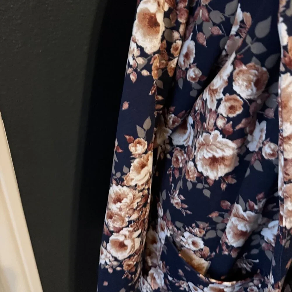 Lularoe Gwen Blazer Jacket 3XL Navy Blue Floral Open Front - Picture 3 of 7